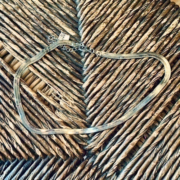 ✨💛 Silver Tone High Shine Flat Pattern Chain ✨✨ - Picture 1 of 7